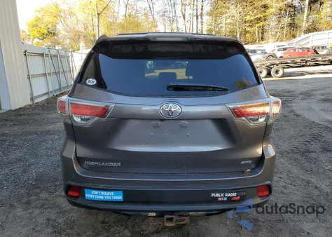 2016 Toyota Highlander Le z USA, uszkodzony, nr VIN 5TDBKRFH2GS349849